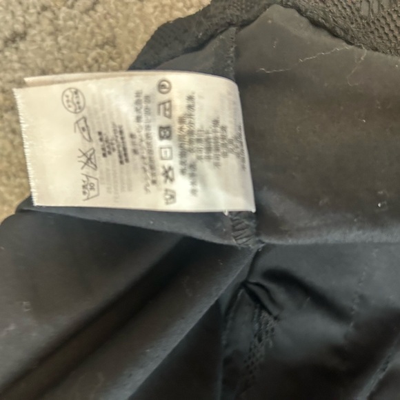 Armani Exchange balloon puff bottom lace top size 2 great used condition - Picture 13 of 14